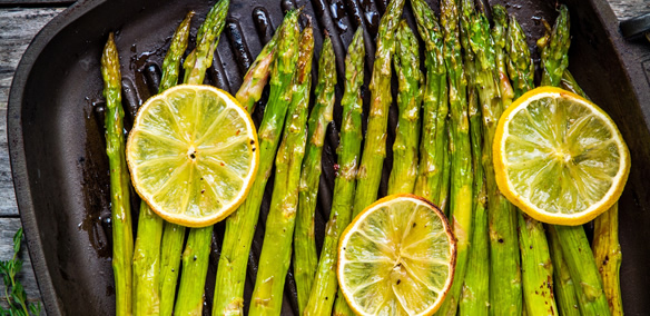 Grilled asparagus with lemon as Side Dish in Drop-off Catering Menu